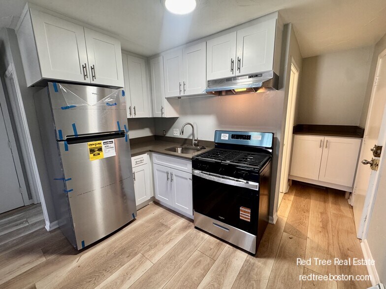 Building Photo - 68 Readville St