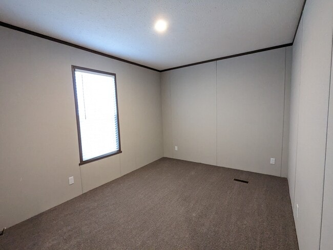 Building Photo - 660 Oregon St