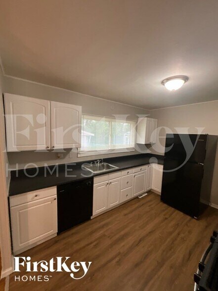 Building Photo - 22728 Ridgeway Ave