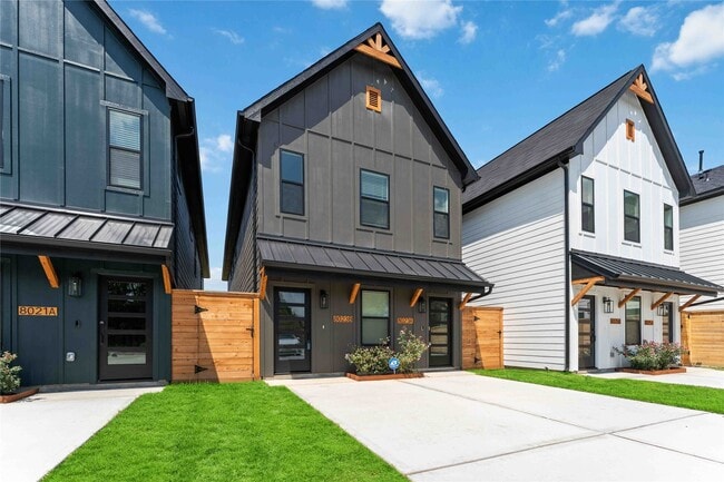 Building Photo - 8023 Cora St