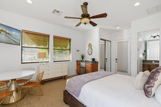 Building Photo - 51200 Calle Paloma