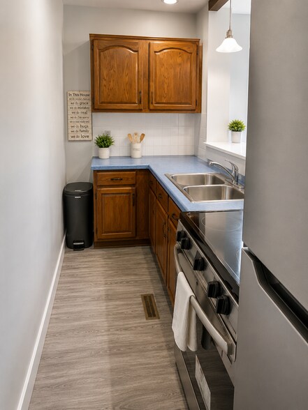 Kitchen - 1029 Washington Ave