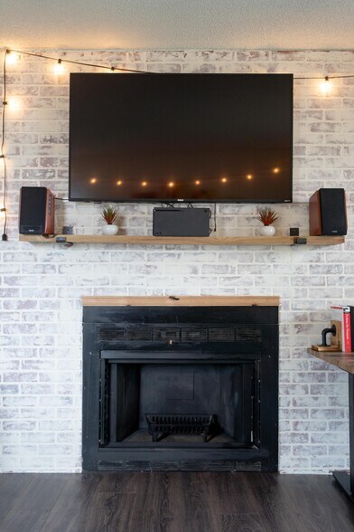 Building Photo - 2720 W 86th Ave