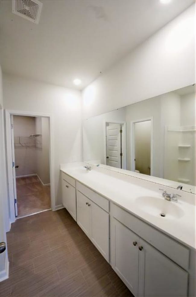 Building Photo - Beautiful 5BR Rincon Home with Open Floorplan & Loft Space