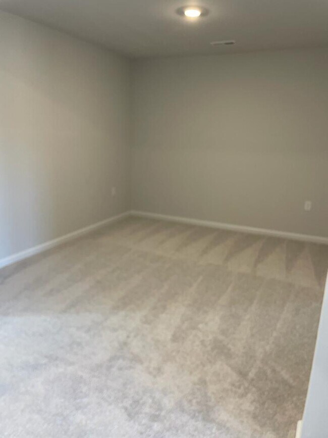 Building Photo - 5019 Arkose Dr