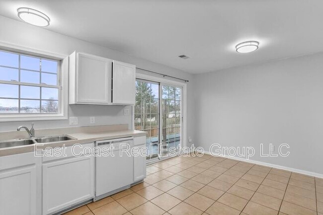 Building Photo - 119 E Rd