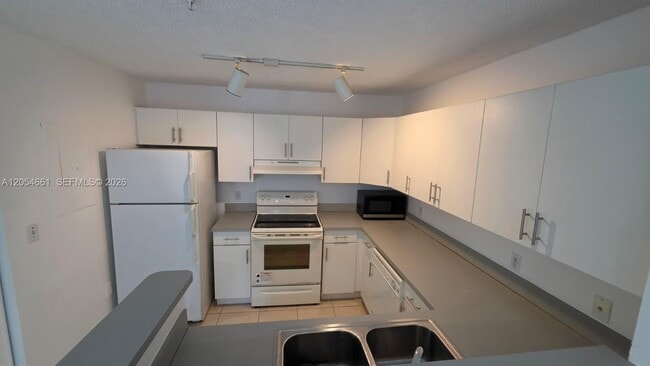Building Photo - 4500 NW 107th Ave