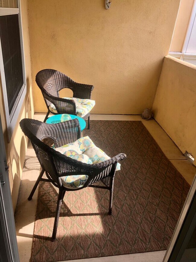 Building Photo - Beautiful furnished 2/2 unit becoming avai...