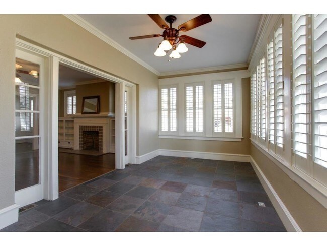 Building Photo - 2200 College Ave