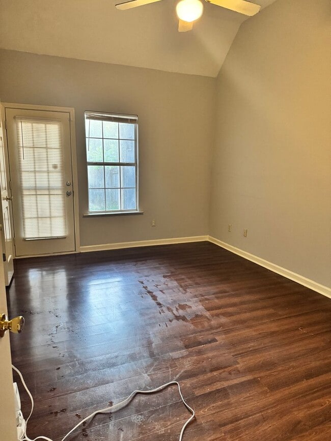 Building Photo - 1271 Brady Hollow Ln