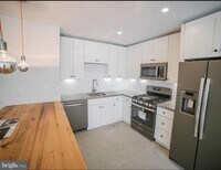 Building Photo - 1331 N Randolph St