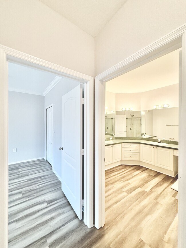 Building Photo - 2725 Via Cipriani