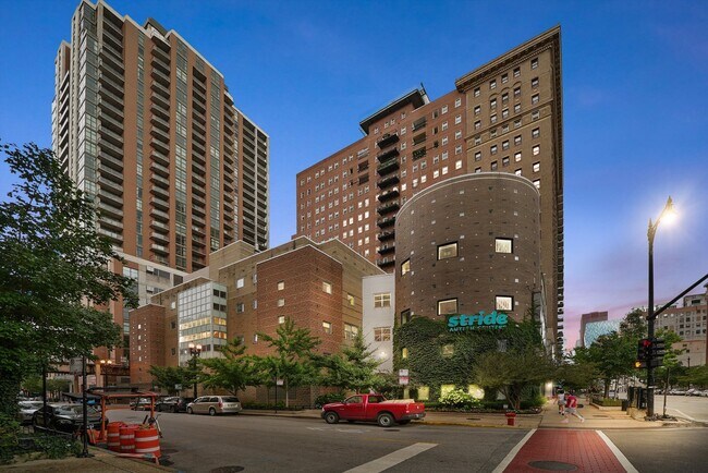 Building Photo - 40 E 9th St