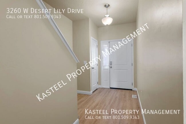 Building Photo - 3260 W Desert Lily Dr