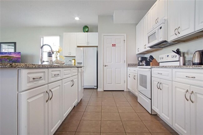 Building Photo - 2545 Rosemont Cir