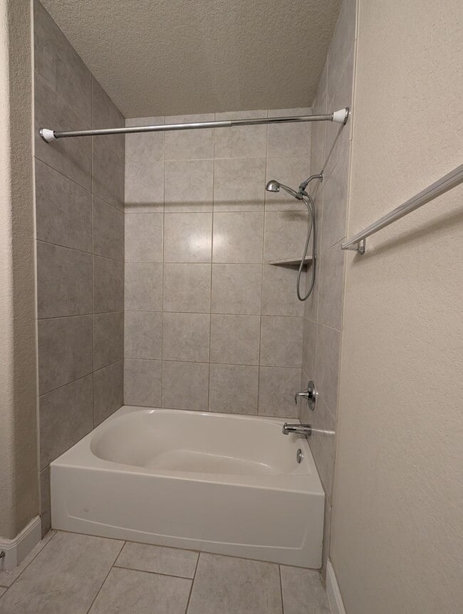 Building Photo - Less than 1 Mile to Gruene / Fridge Included/ Gas Cooking / Covered Patio / CISD