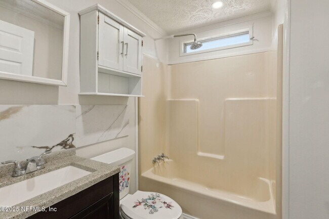 Building Photo - 97119 Diamond St