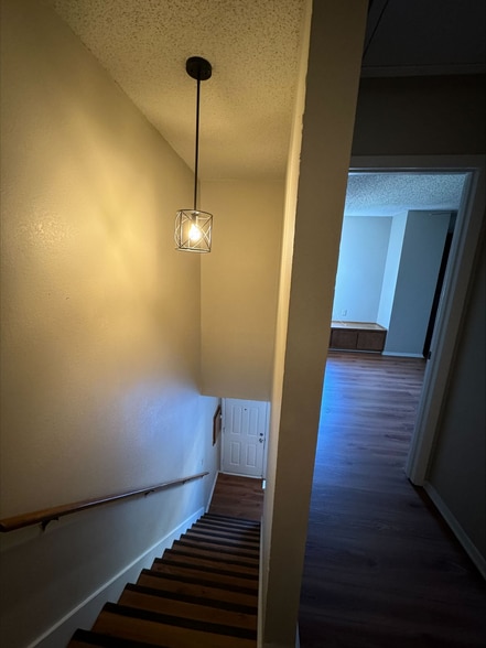 Building Photo - 1227 Dallas Dr