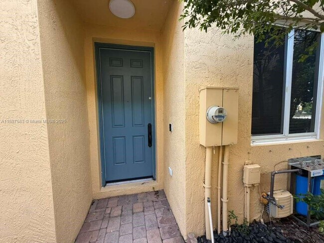 Building Photo - 1737 Carvelle Dr