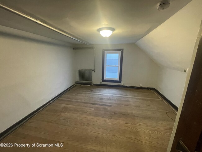 Building Photo - 949 N Irving Ave