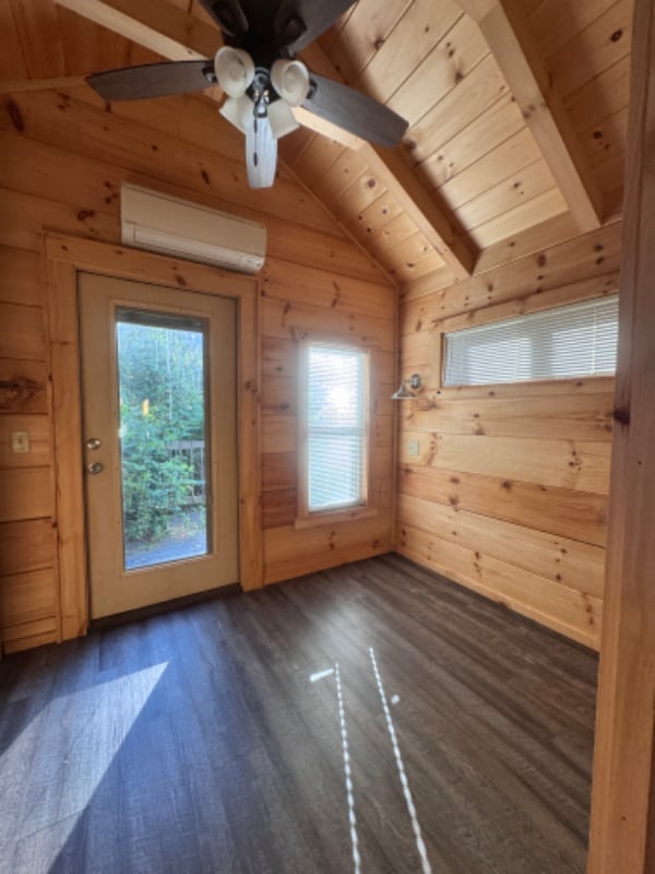 Building Photo - 2 Tiny Home Cir
