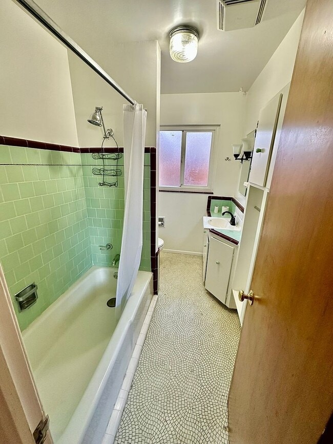 Building Photo - 1307 Ralston St