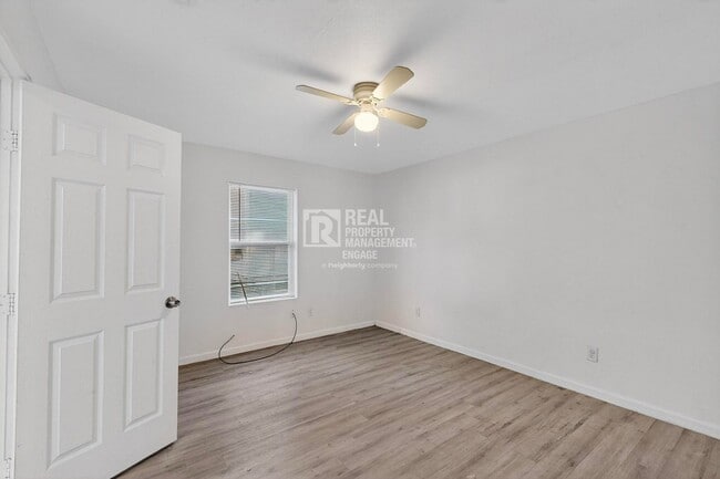 Building Photo - 631 W Baker St