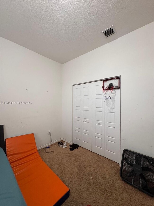 Building Photo - 772 NE 191st Ter