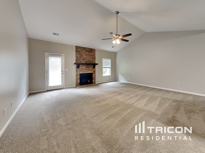 Building Photo - 56 Chimney Springs Dr SW