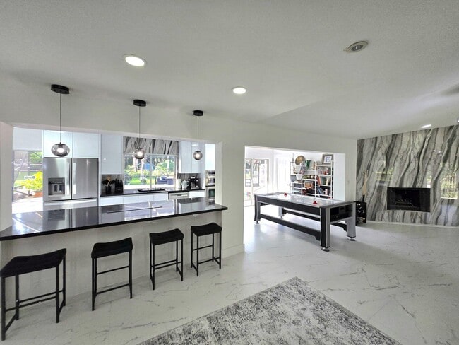 Building Photo - 12231 Areaca Dr