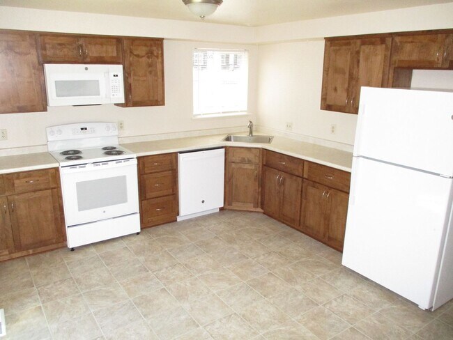 Building Photo - 36-2-1