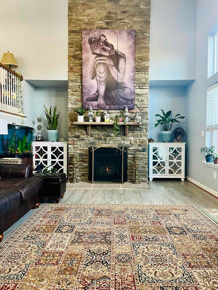 Building Photo - 876 Queen City Cres