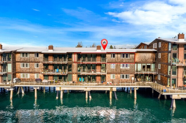 Primary Photo - Alki - Waterfront 2 Bedroom 2 Bath Condo -...