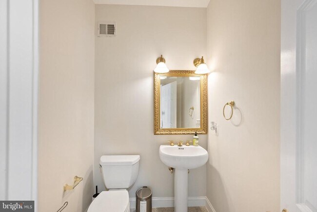 Building Photo - 2393 Watters Glen Ct