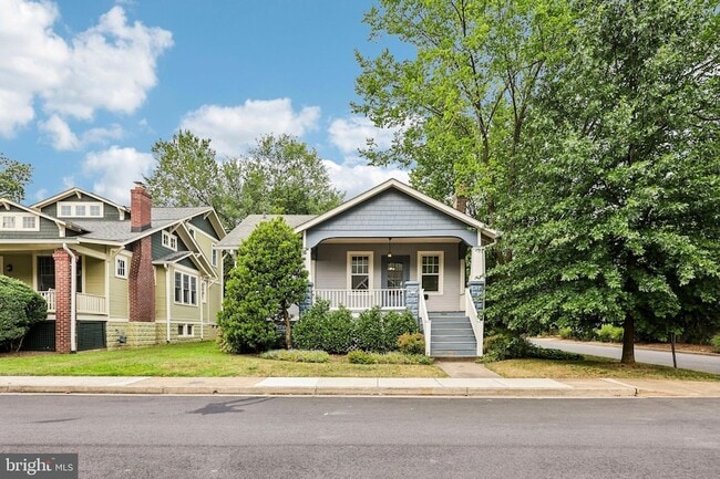 Building Photo - 526 N Ivy St