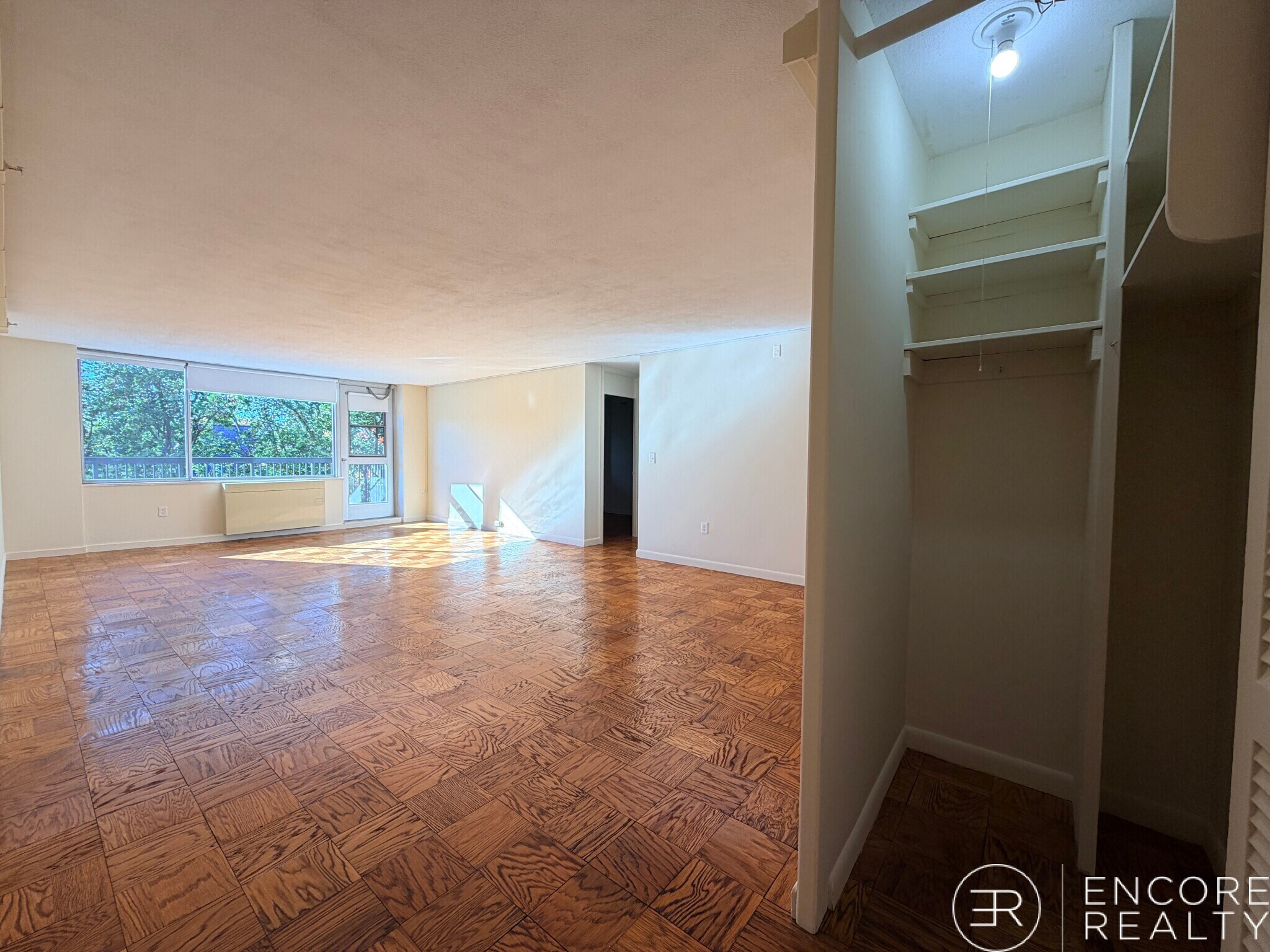 Building Photo - 80 Monmouth St