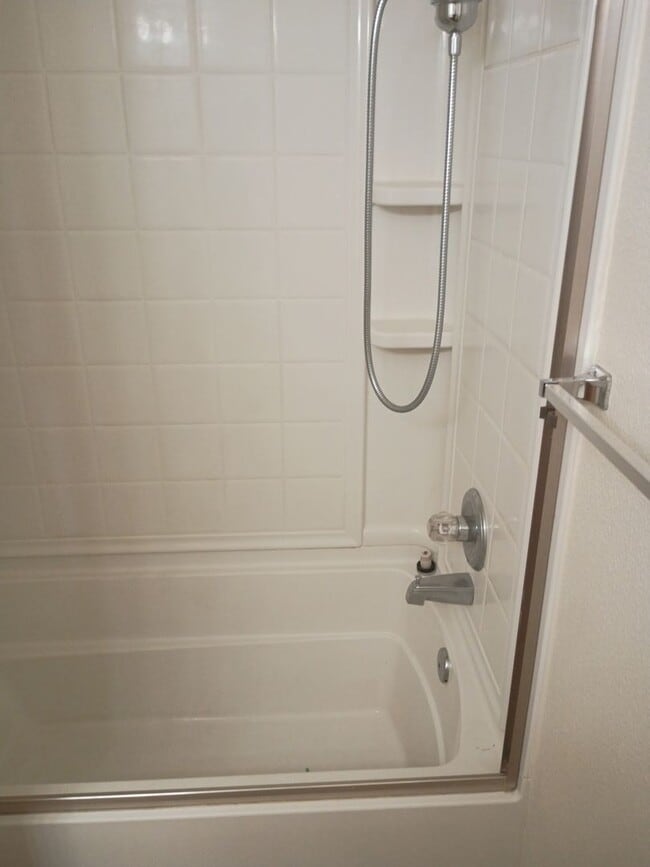 Building Photo - 3225 Lucerne Way