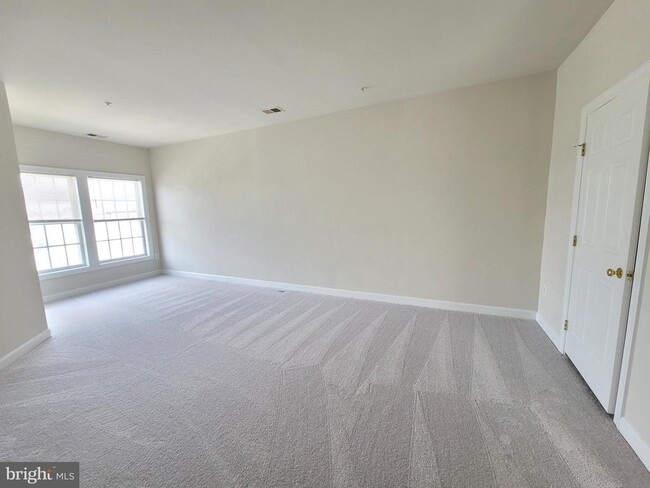 Building Photo - 3926 Shawfield Ln
