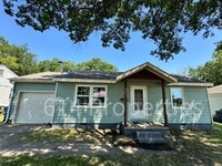 Building Photo - Charming 2BR/1BA Home with Large Yard