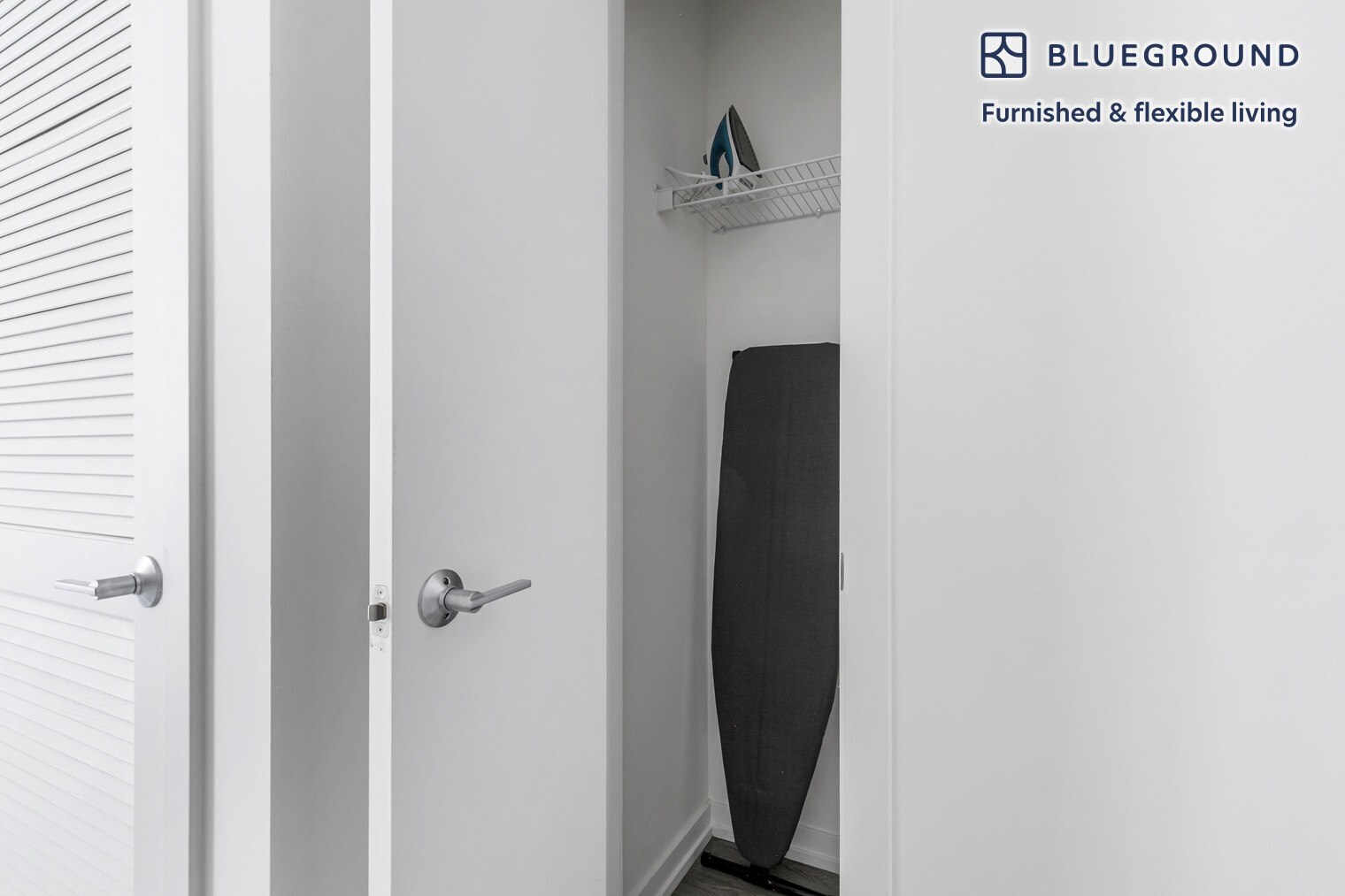 Building Photo - 460 W Chicago Ave