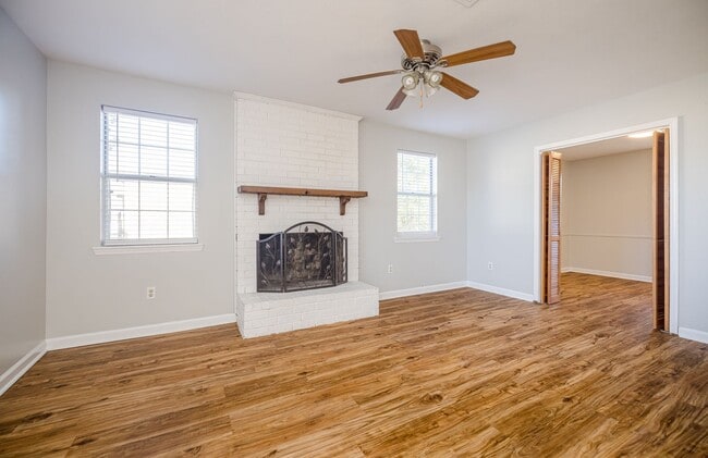 Building Photo - 125 Magnolia Dr