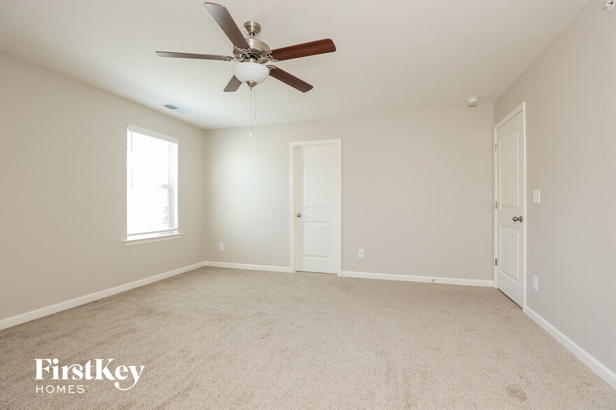 Building Photo - 219 Edgefield Ct