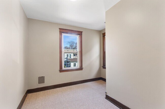 Building Photo - 34 S Royal St