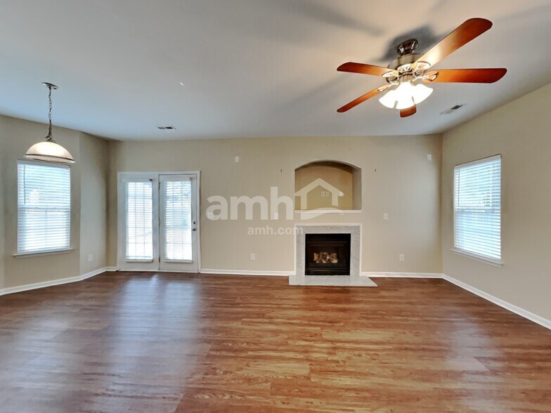 Building Photo - 19134 Long Pond Ln
