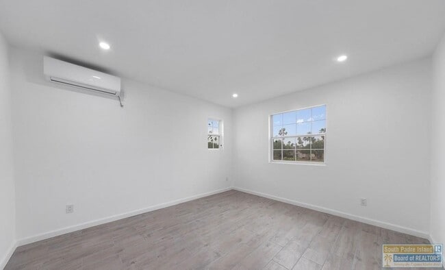 Building Photo - 313 McFadden Dr