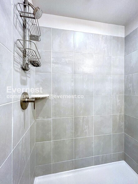 Building Photo - 12112 Calgary Lp