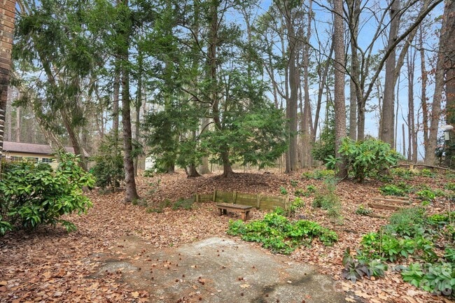 Building Photo - 2427 Studley Rd