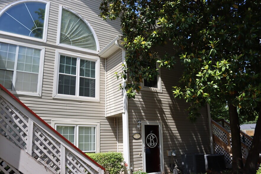 Building Photo - 1057 Stones Throw Dr NW