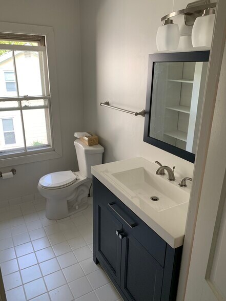 Building Photo - 62 E Church St