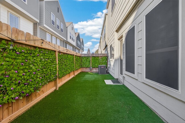 Building Photo - 7707 Johanna Pk Dr